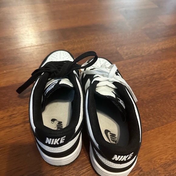 Nike low dunk pandas women’s size 7.5